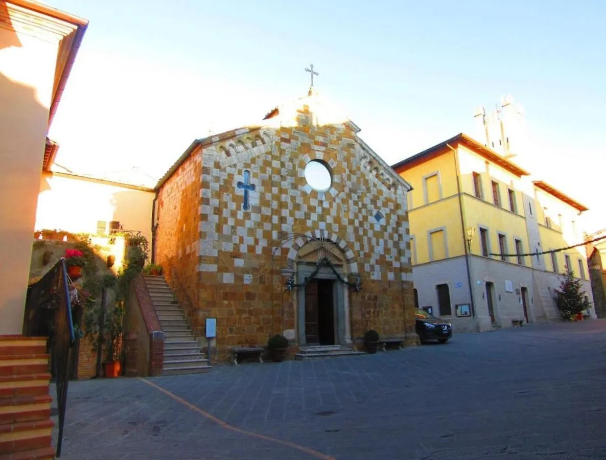 Holiday home Charming House In Trequanda With Shared Pool Villa Italy