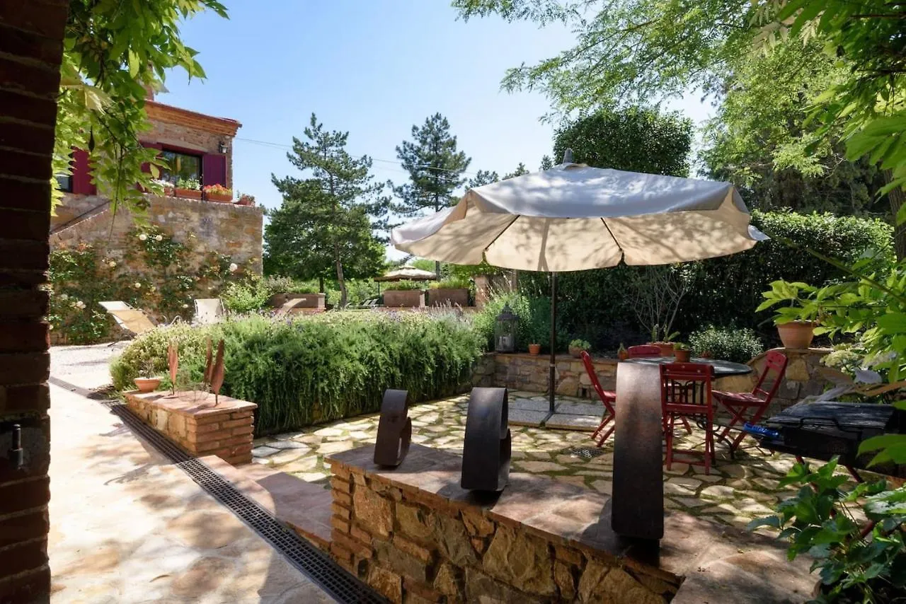 Charming House In Trequanda With Shared Pool Villa 0*,